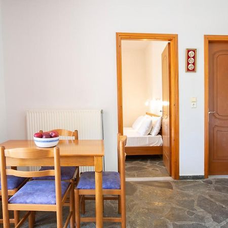 Giapis Apartment Mikros Gialos Exterior photo